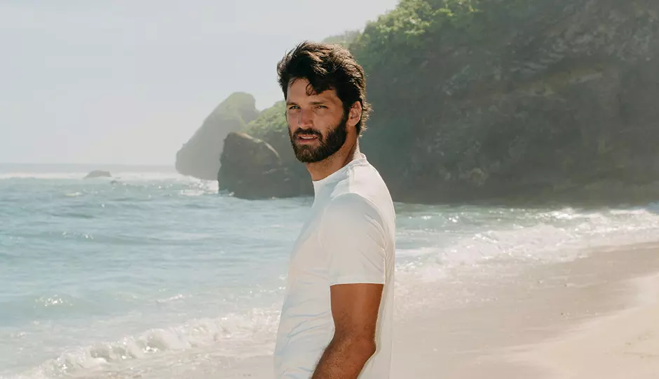 How to Keep Your Hair Healthy This Summer How to Keep Your Hair Healthy This Summer